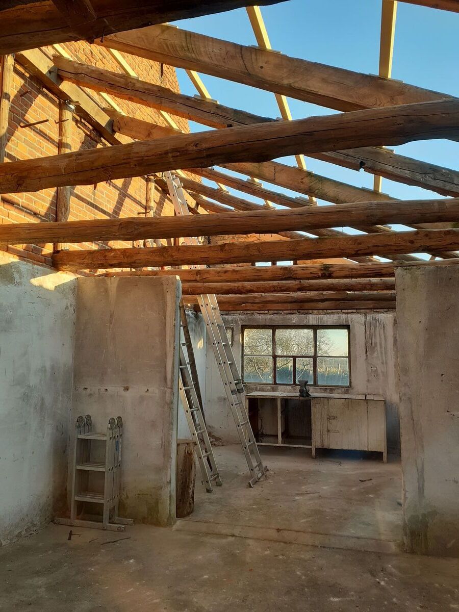 The workshop without a roof